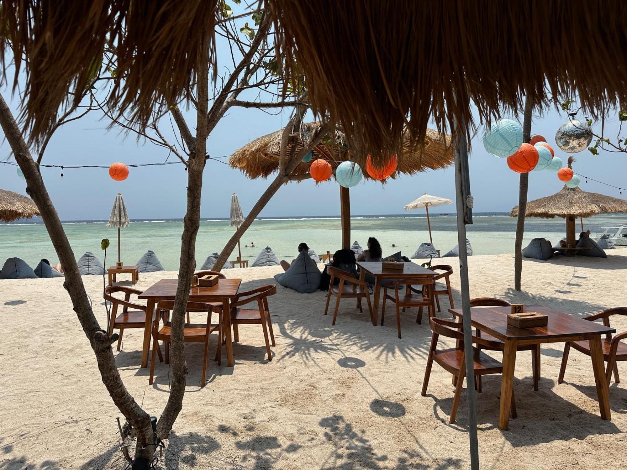 Senang Villa Gili Air Exterior photo
