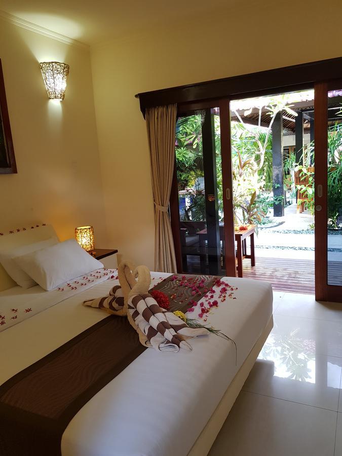 Senang Villa Gili Air Exterior photo